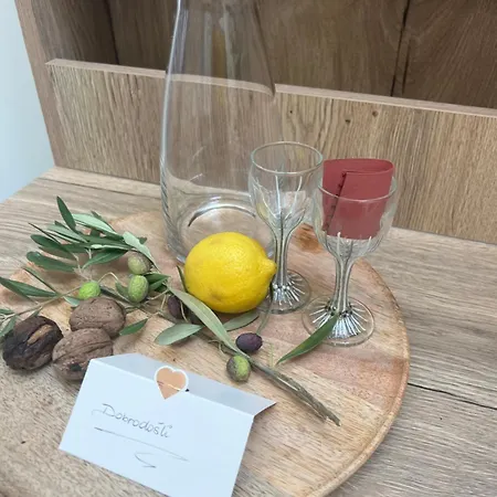 Haus Direkt Am -zrnovska Banja -insel , 2,5 Km Zum Altstadt Apartment *